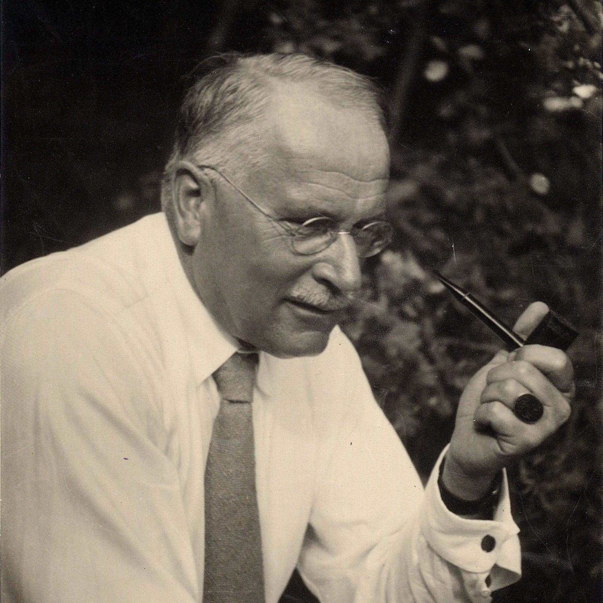 ETH-BIB-Jung,_Carl_Gustav_(1875-1961)-Portrait-Portr_14163_(cropped)_1 (1)